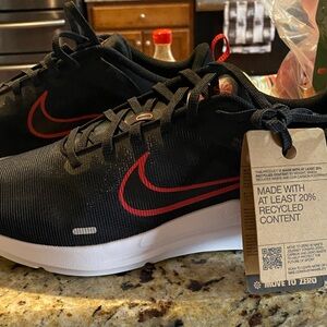 MENS New Nike (men’s sz 10)
